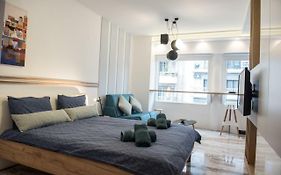 Leiland #Colony_White_Tower_Suite